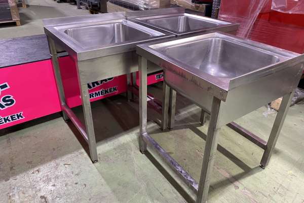 Rozsdamentes egymedencés mosogató termékképek