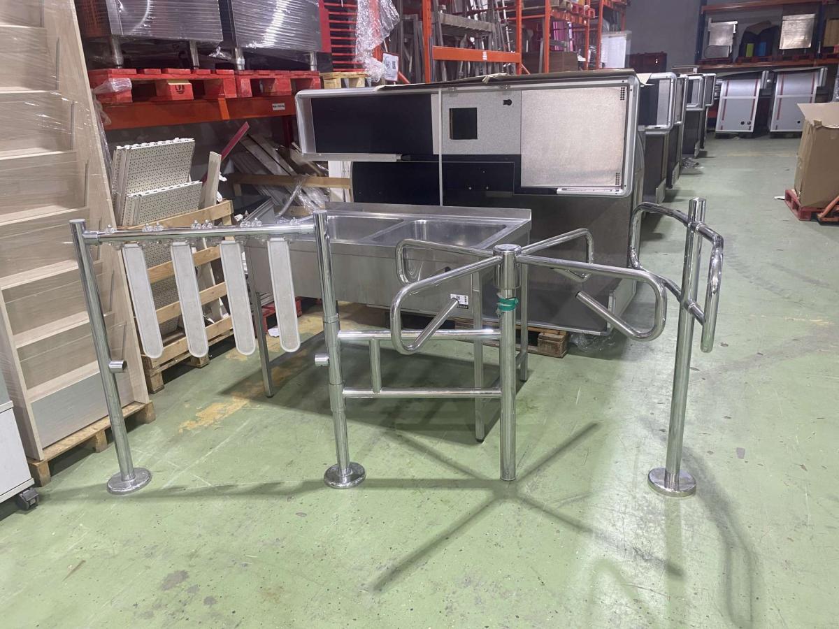 Wanzl Vevőbeengedő forgókereszt, kocsibeengedő – termékfotó elölnézet