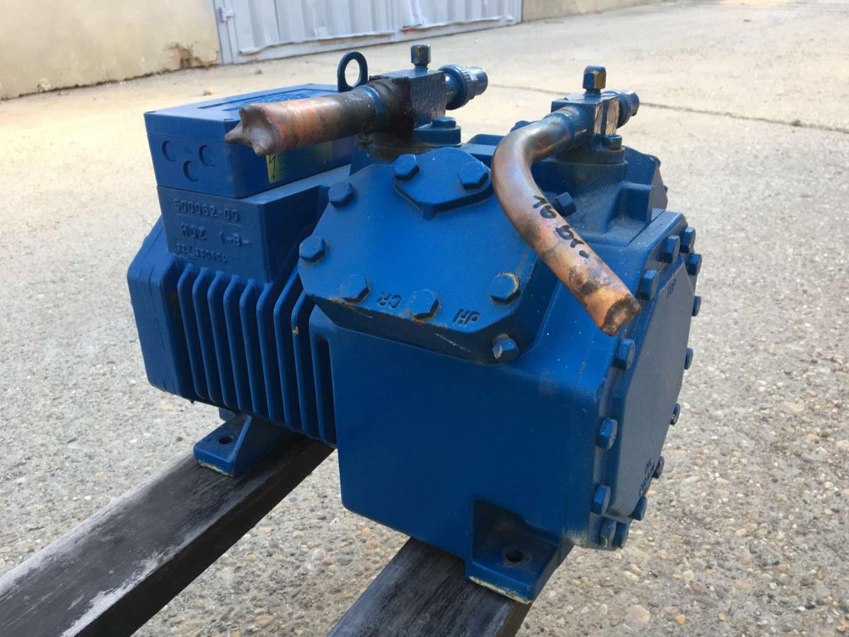 Bitzer 4DC-5.2Y-40S kompresszor – termékfotó hátulról