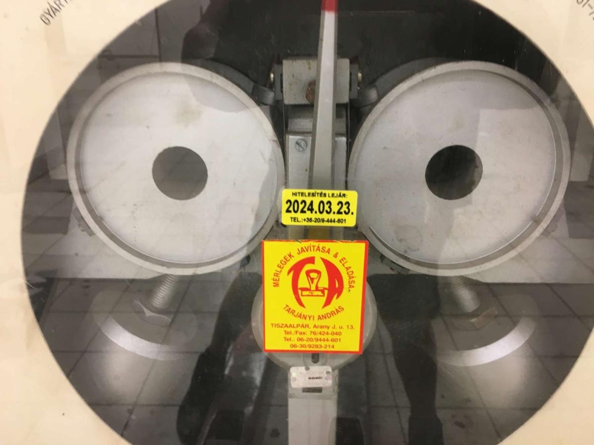 Körlapos mázsa Metripond – termékfotó bal oldalról