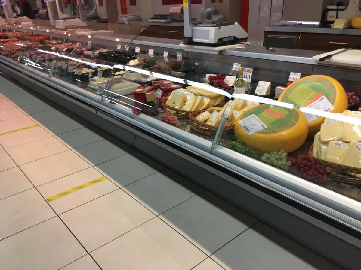 Kiszolgáló pult De Rigo Tonga 375 – termékfotó használat közben