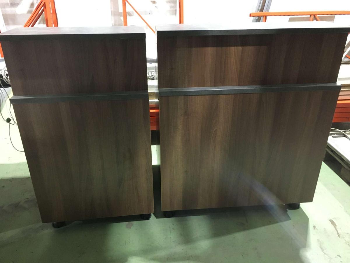 Pult, vagy munkaasztal bútorlapból, több méret – termékfotó jobb oldalról