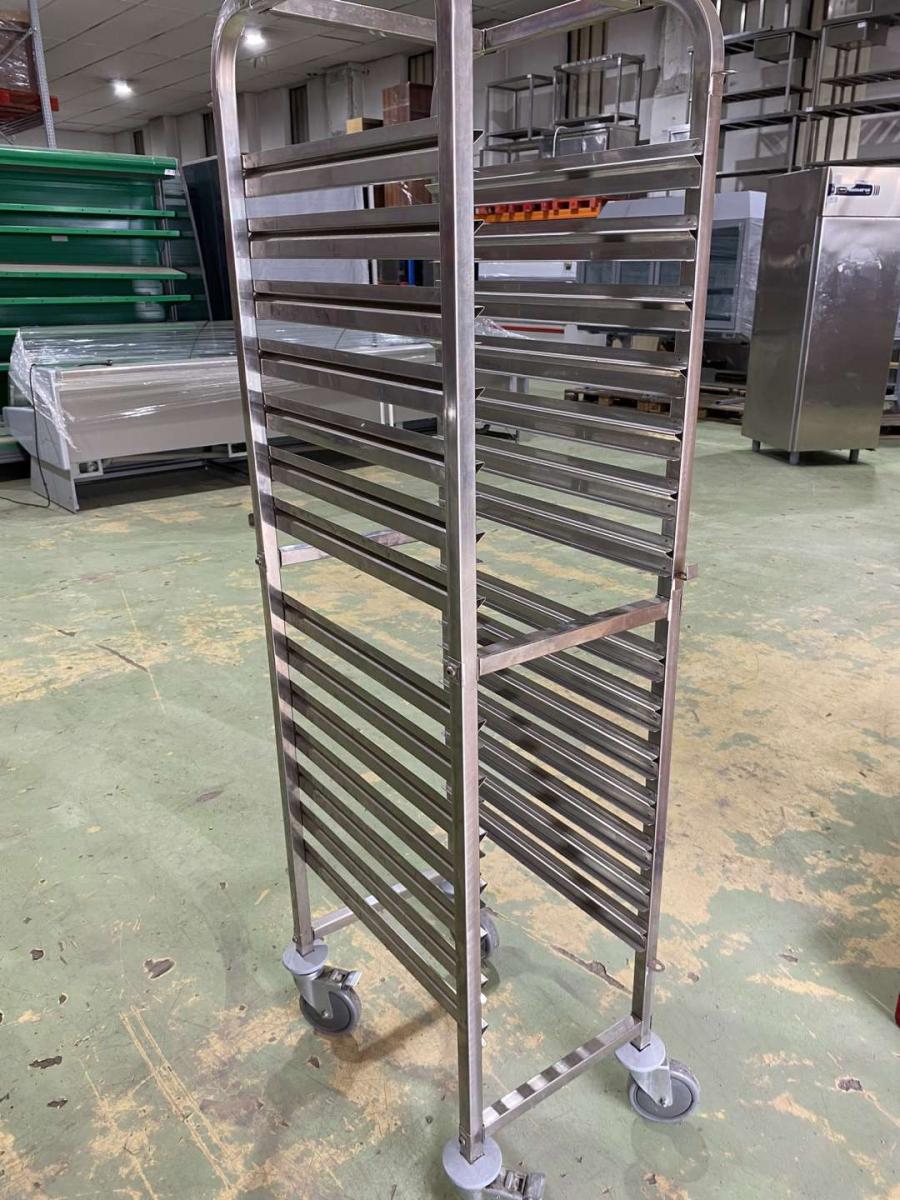 Rozsdamentes GN szállítókocsi – termékfotó elölnézet