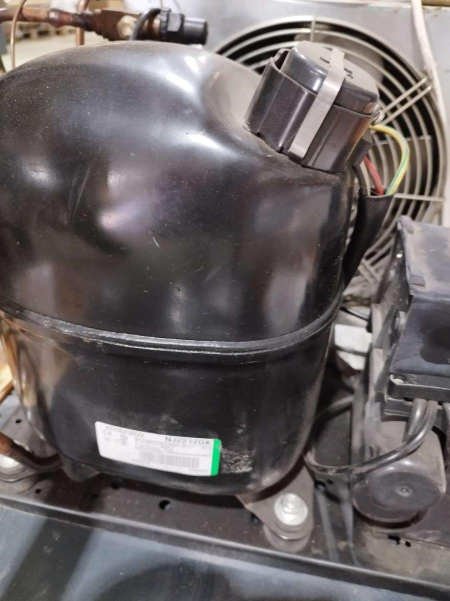 Aggregát EMBRACO UNJ2212GK – termékfotó felülnézet