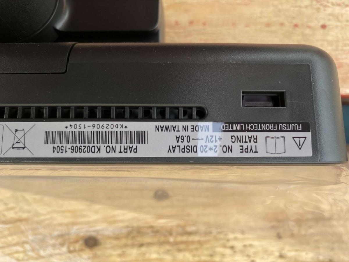 Fujitsu klienskijelző KD02906-1504 – termékfotó alulnézet