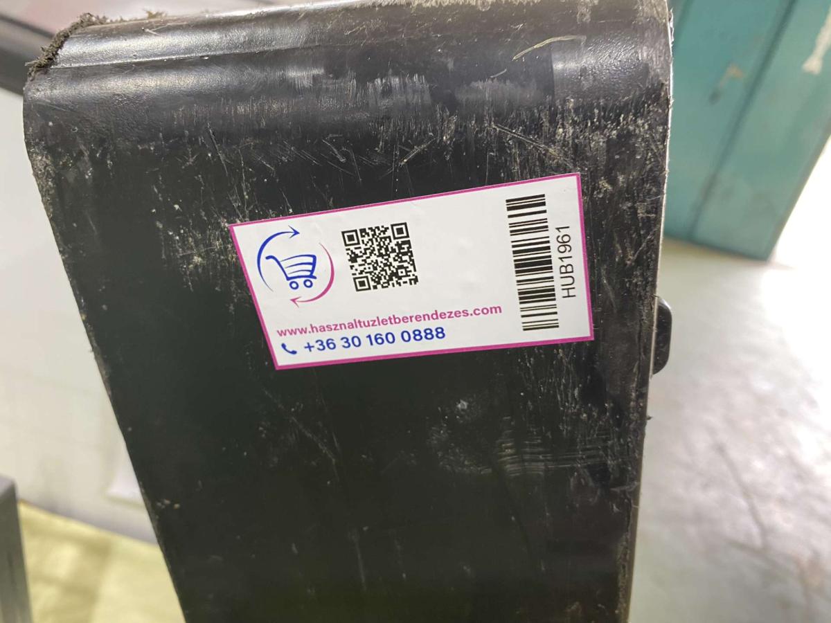 Műanyag higiénikus raklapok több méretben és színben – termékfotó hátulról