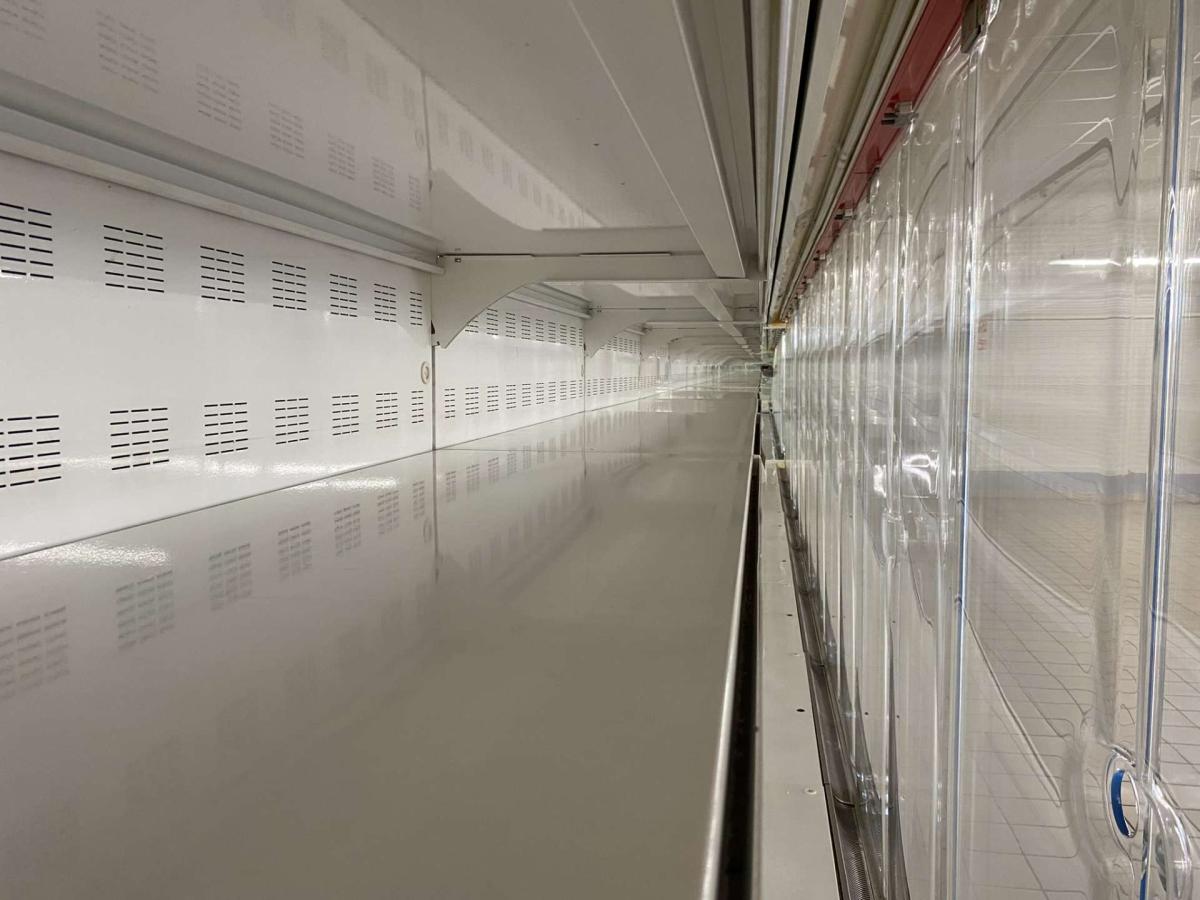 Fali ajtós hűtőregál- hűtőbútor, 10 méter – termékfotó alulnézet