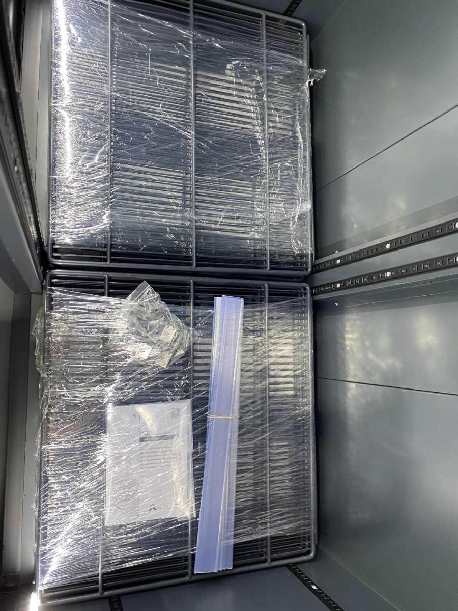 Új ECOCOLD KIWI 1620 3D beépített aggregátoros hűtő (+) – termékfotó jobb oldalról