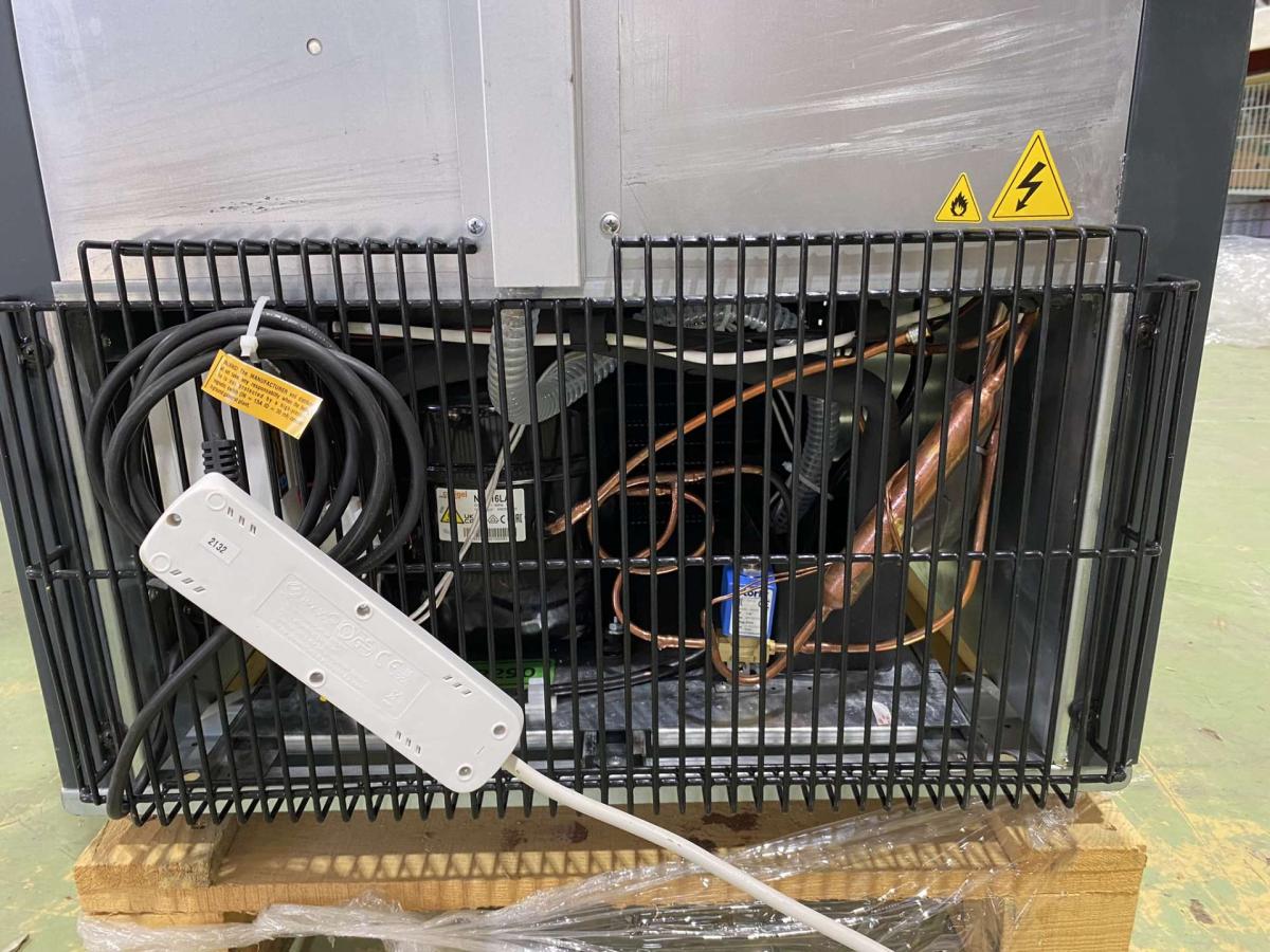 Új ECOCOLD Cherry M&amp;D NT 1D (fagyasztó) beépített aggregátoros hűtő (-) – termékfotó hátulról