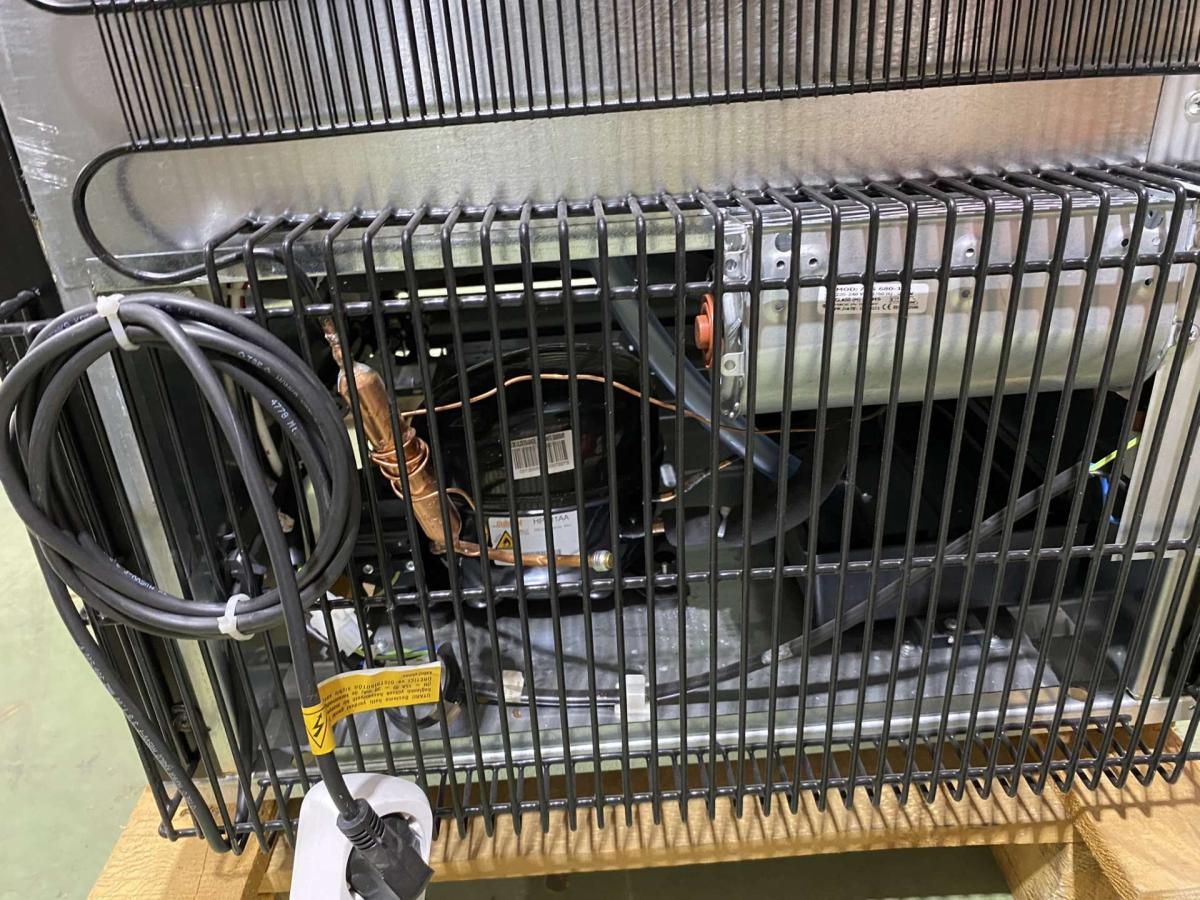 Új ECOCOLD KIWI 630 beépített aggregátoros hűtő (+) – termékfotó hátulról