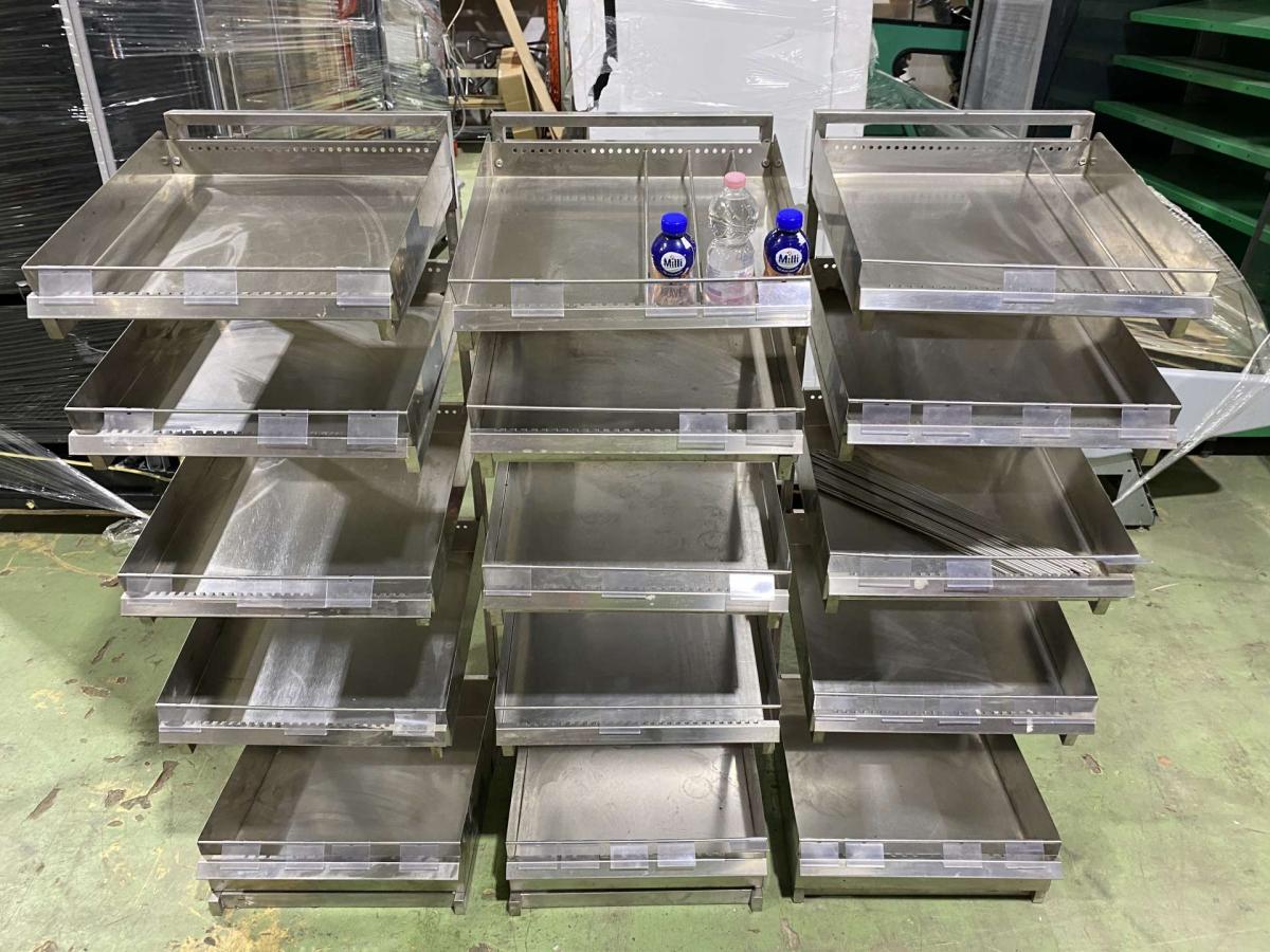 Rozsdamentes italos állvány – termékfotó jobb oldalról