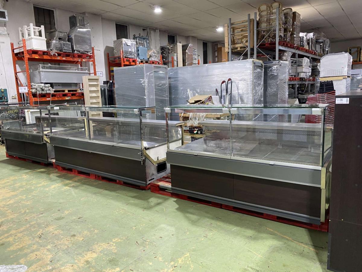 Criocabin kiszolgálópult, csemegepult, húspult 6,25 – termékfotó használat közben