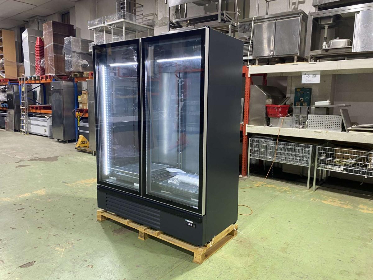 Új ECOCOLD KIWI 1620 2D beépített aggregátoros hűtő (+) – termékfotó jobb oldalról