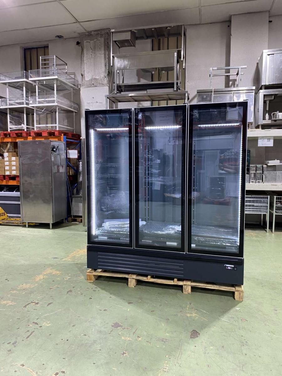 Új ECOCOLD KIWI M&amp;D1910 3D beépített aggregátoros hűtő (+) – termékfotó jobb oldalról