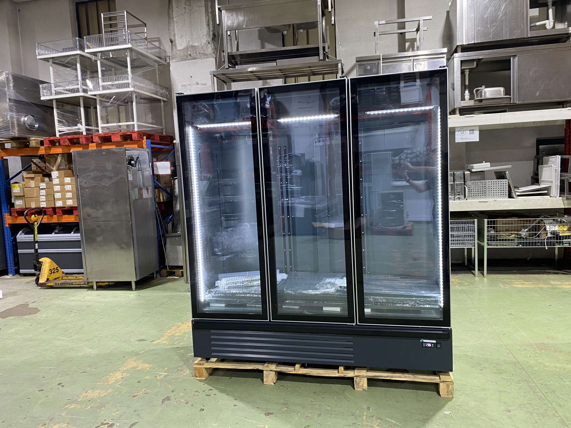 Új ECOCOLD KIWI M&D1910 3D beépített aggregátoros hűtő (+)