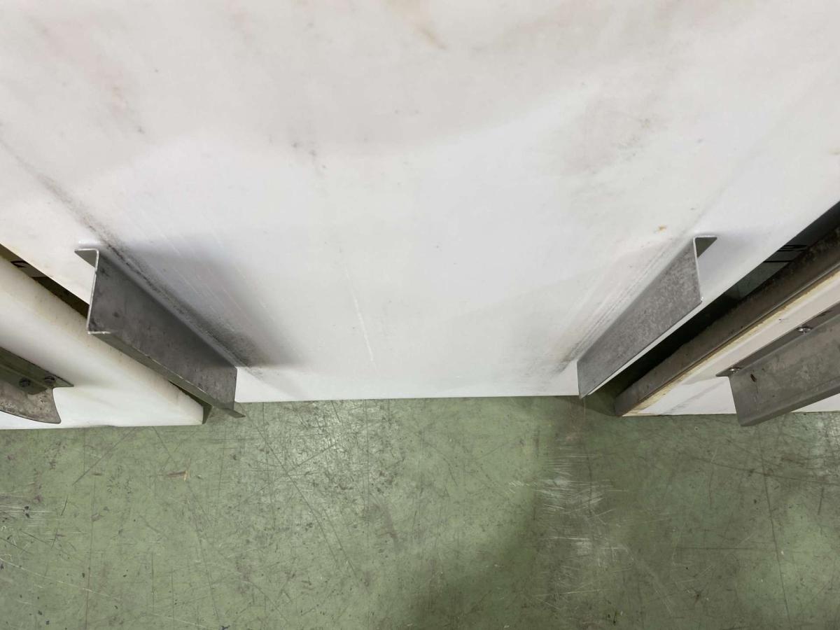 Csemegepultra helyezhető mérlegtartó, vagy szeletelőgép tartó – termékfotó felülnézet