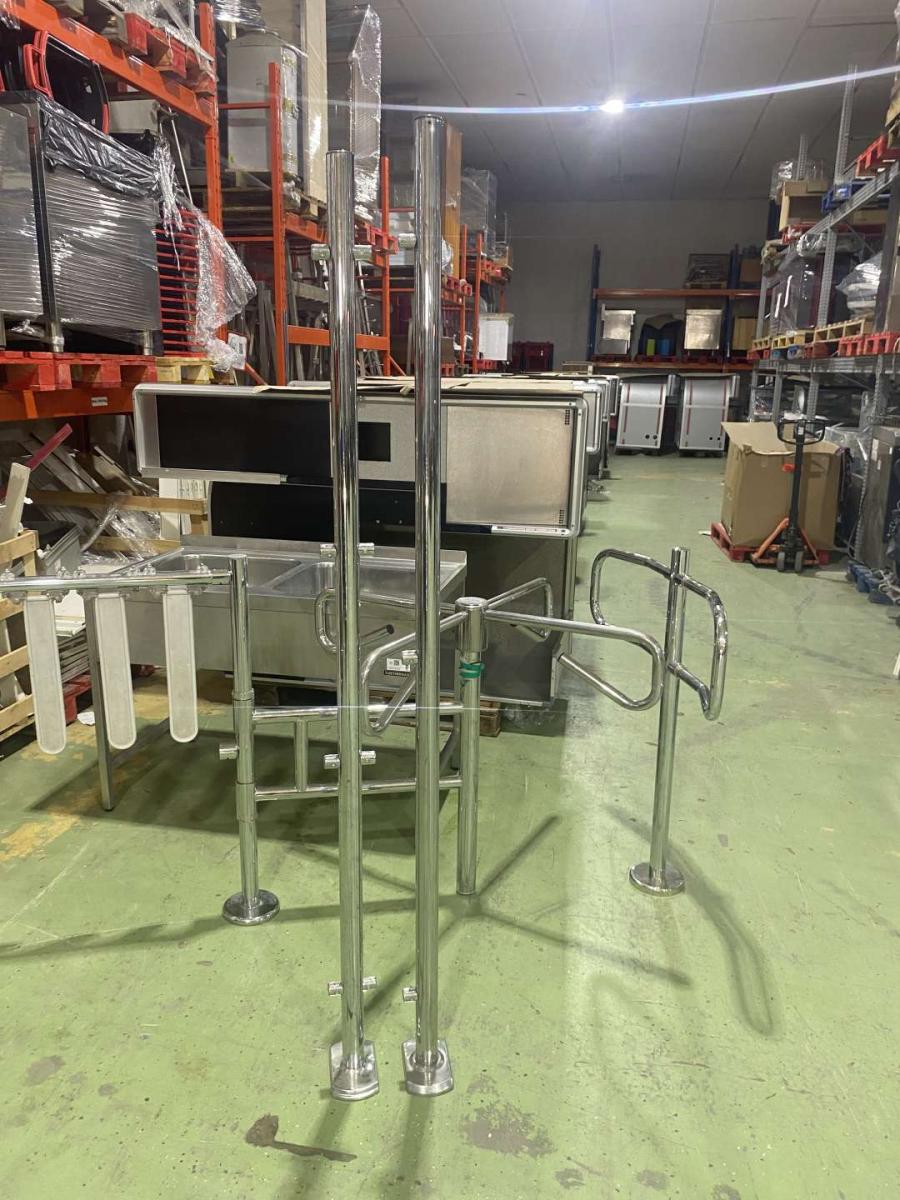 Wanzl CR oszlop – termékfotó elölnézet