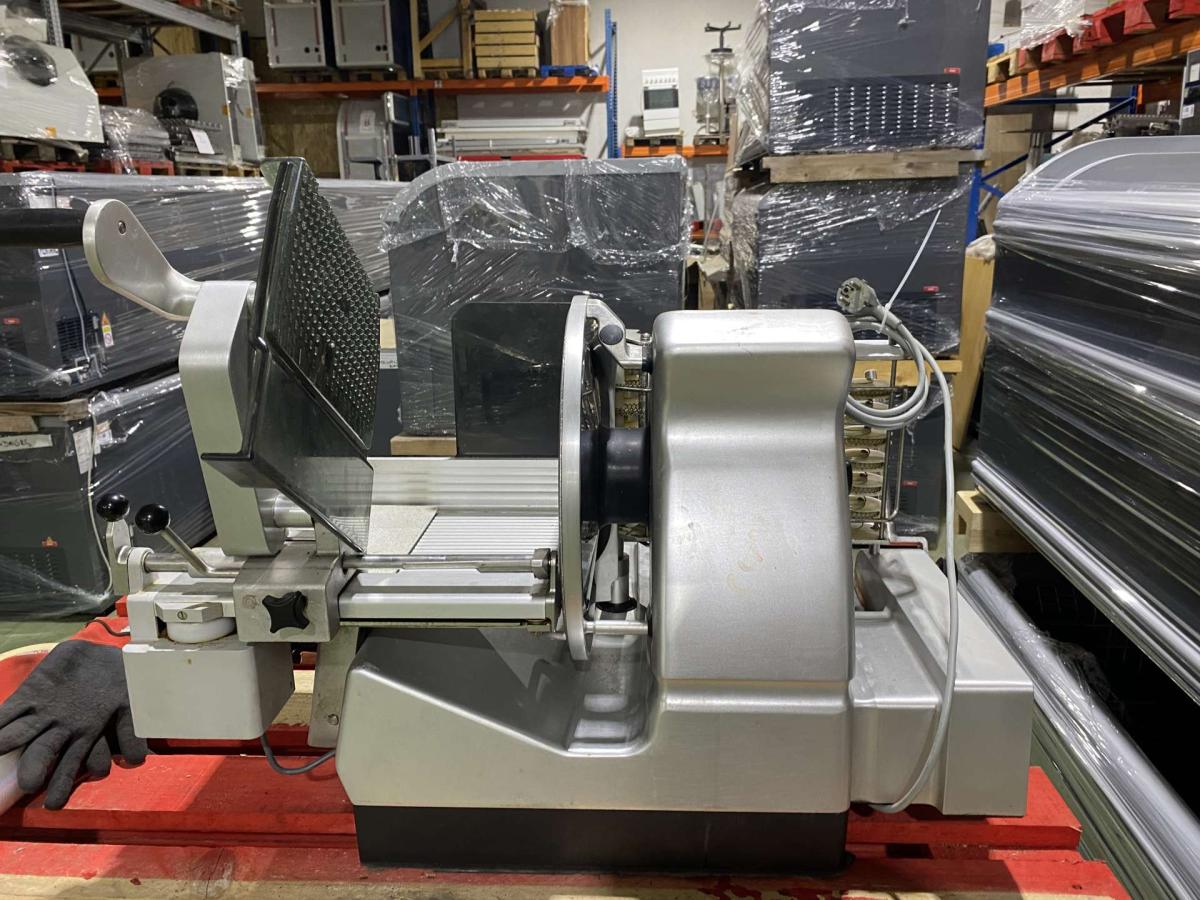 BIZERBA VS12 D szeletelő – termékfotó alulnézet