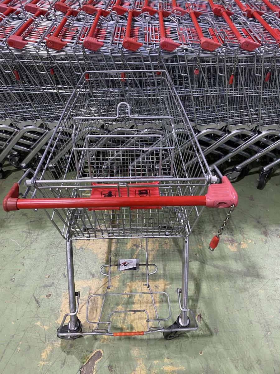 WANZL ELA 185 (ELX) bevásárlókocsi piros műanyagokkal – termékfotó hátulról