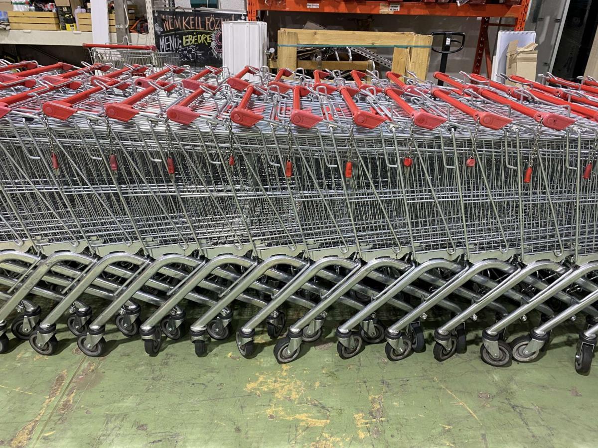 WANZL ELA 185 (ELX) bevásárlókocsi piros műanyagokkal – termékfotó alulnézet