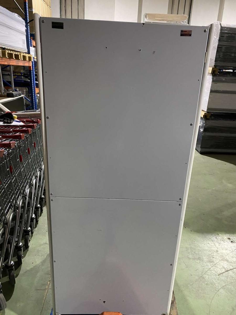 Másodkihelyezés, display, mobilállvány – termékfotó bal oldalról