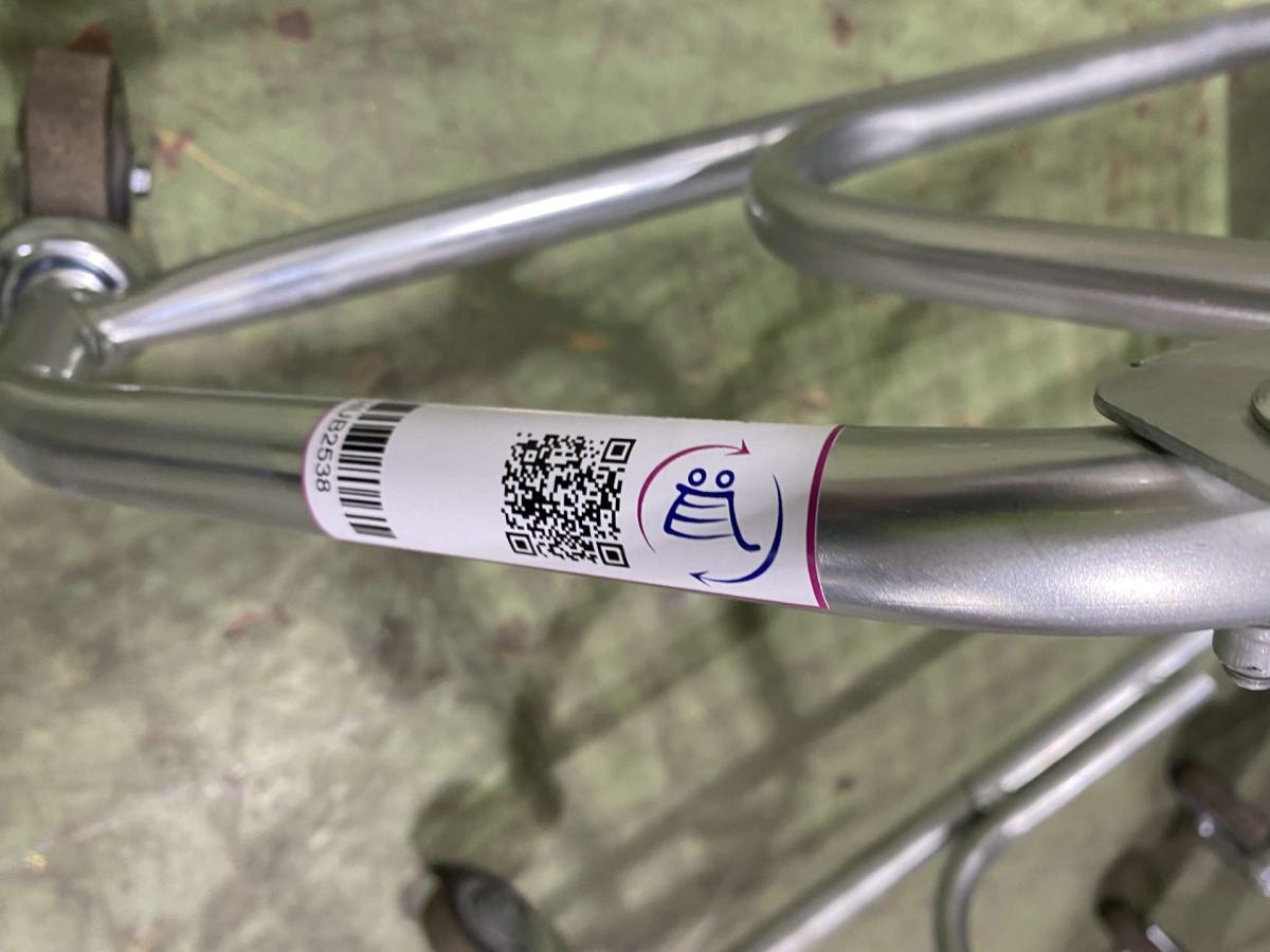 Felújított BUKO bevásárlókocsi szürke műanyagokkal 50 L – termékfotó felülnézet