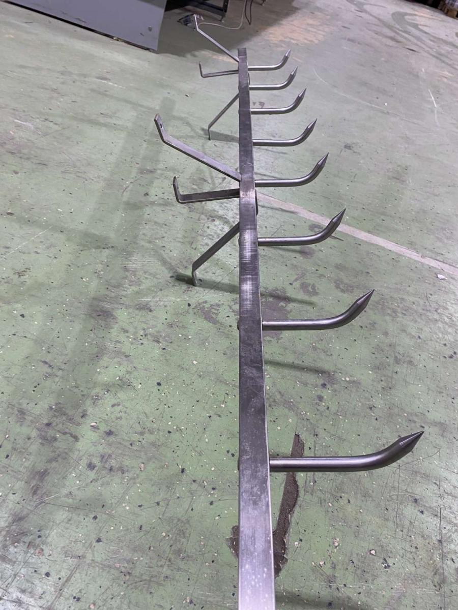 Rozsdamentes falra szerelhető rénvas 200 cm – termékfotó bal oldalról