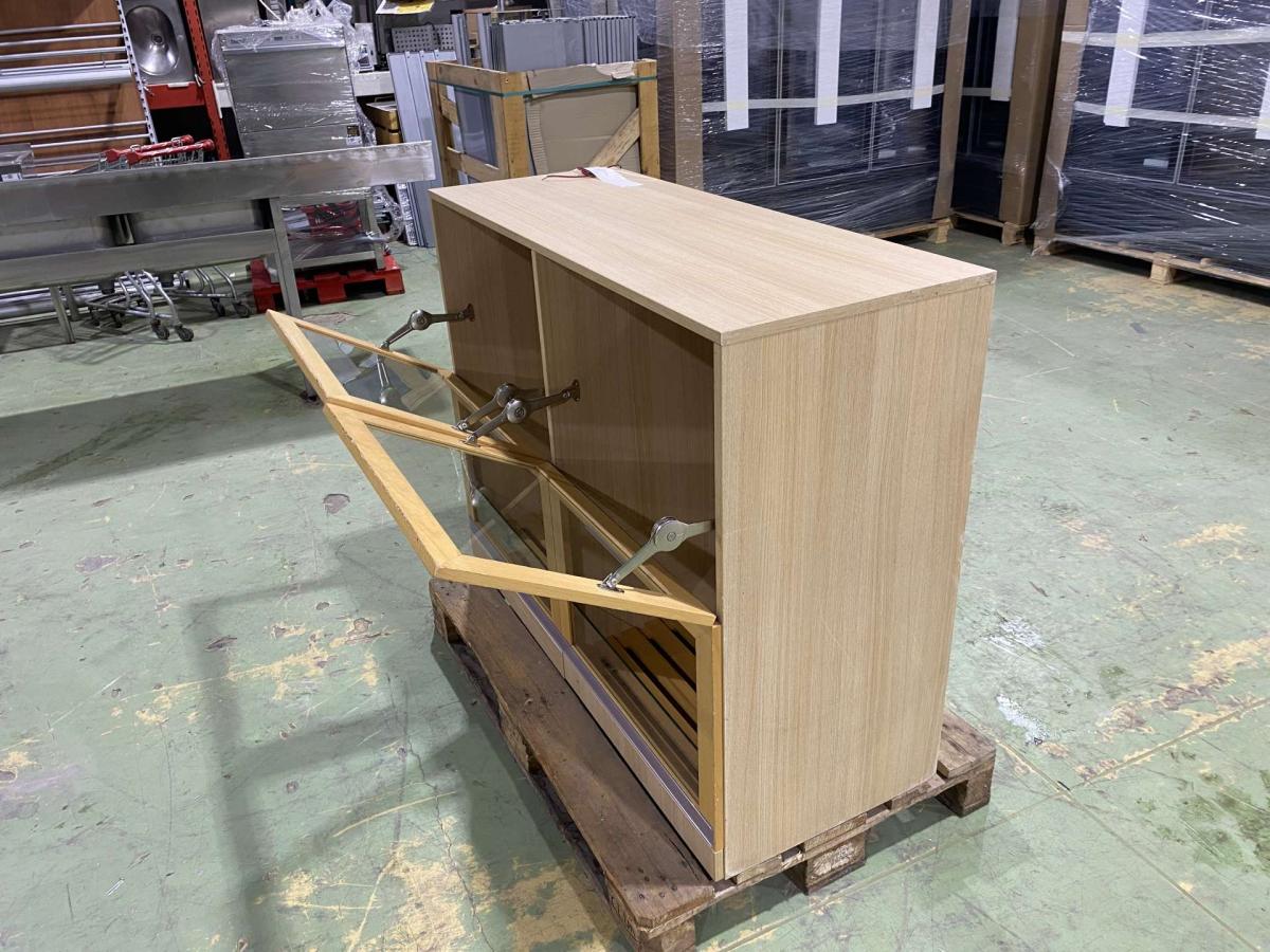 Kifli, zsemle felöntő, pékáruadagoló LED – termékfotó csomagolás