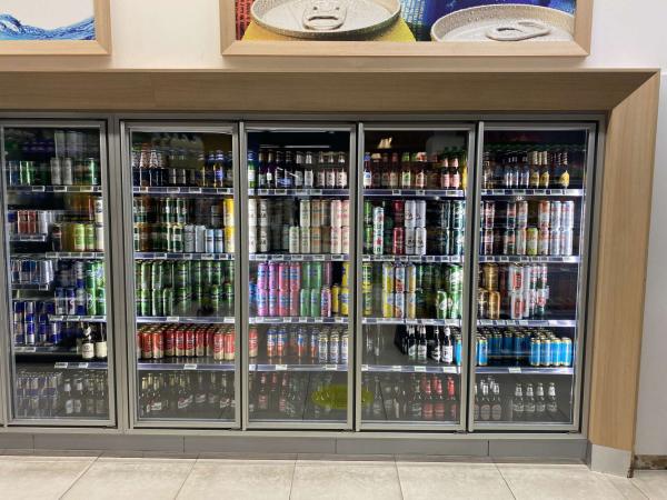 Épített hűtő, italhűtő üvegajtó 5 ajtós kerettel