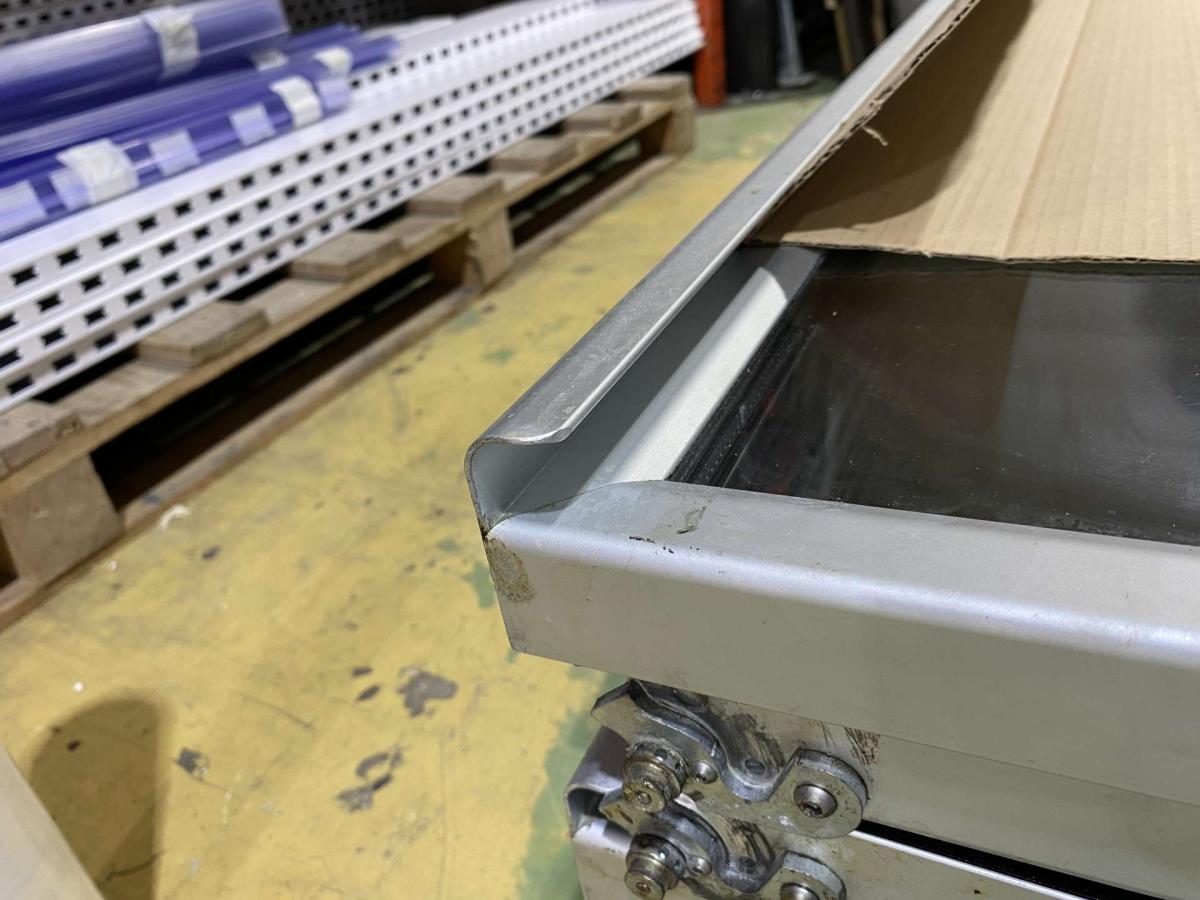 Épített hűtő, italhűtő üvegajtó 5 ajtós kerettel – termékfotó felülnézet