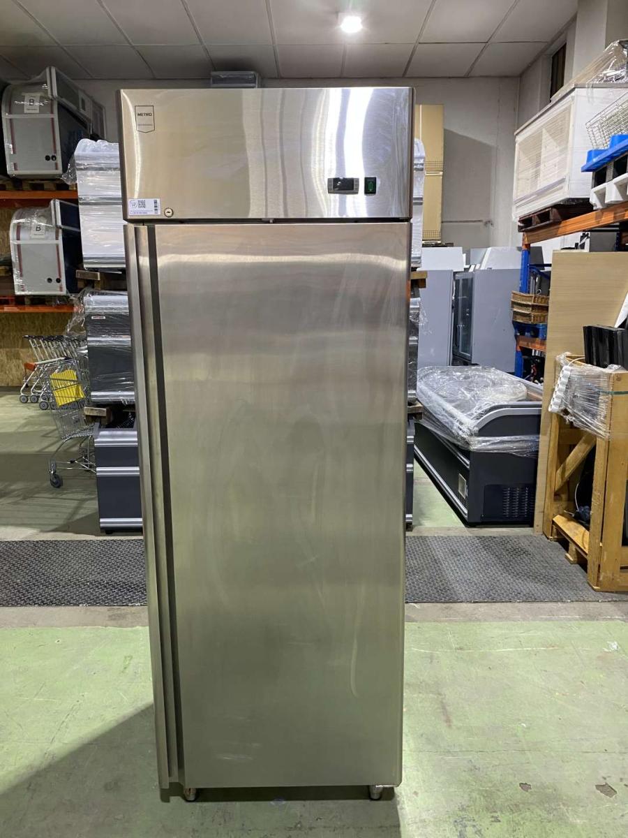 Rozsdamentes nagykonyhai háttérhűtő 455 liter – termékfotó elölnézet