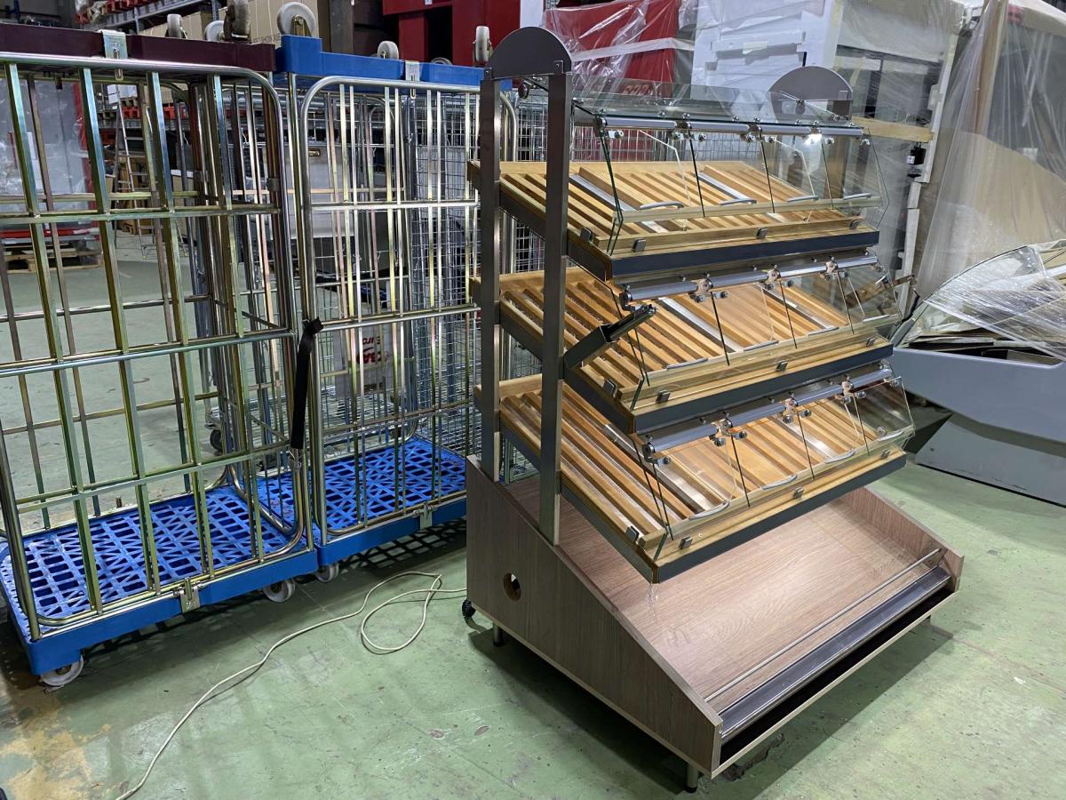 Pékárus állvány, önkiszolgáló, leheletvédős 125*93,5*172 – termékfotó bal oldalról