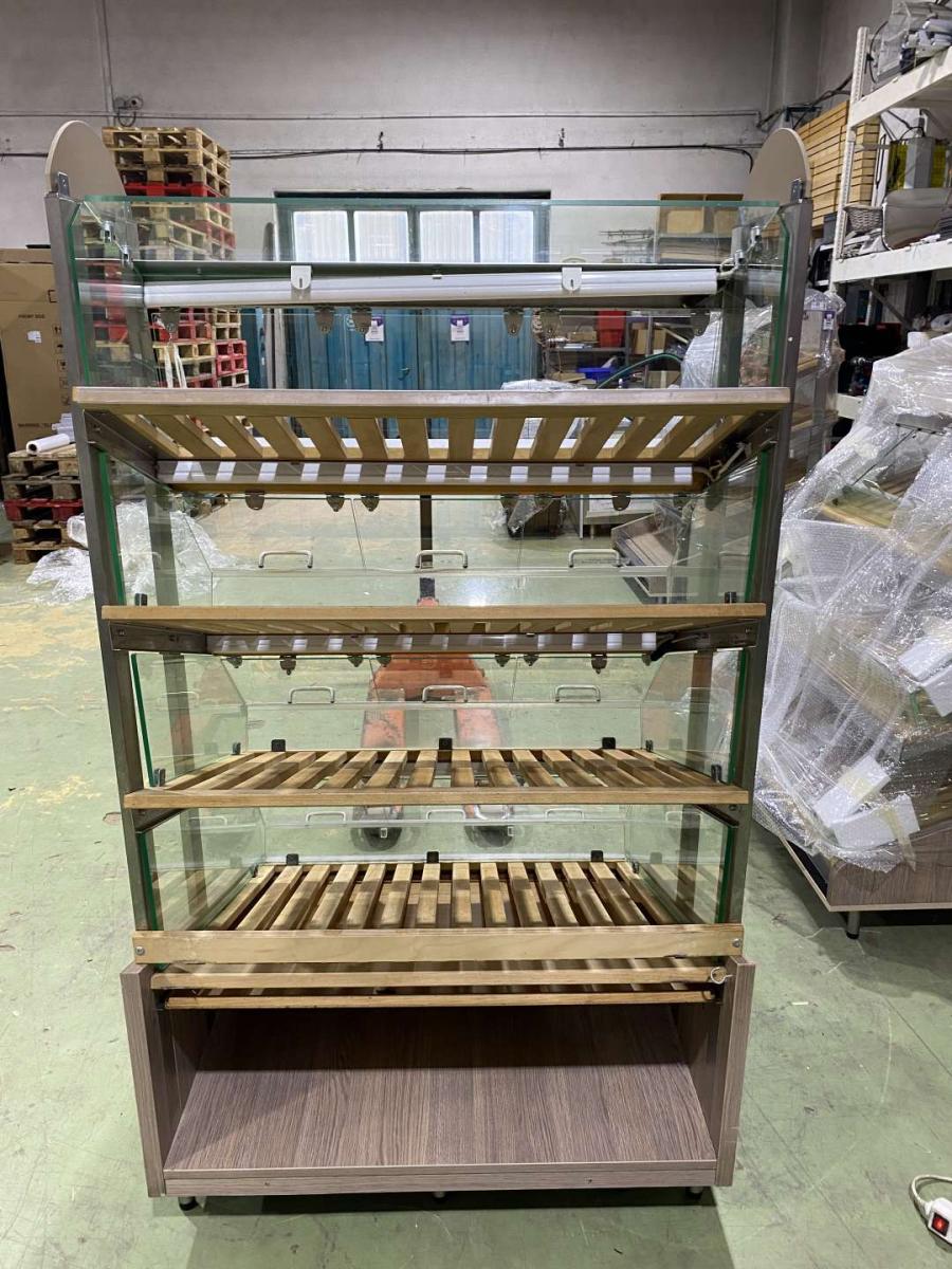 Pékárus állvány, önkiszolgáló, leheletvédős 105*93,5*180 – termékfotó csomagolás