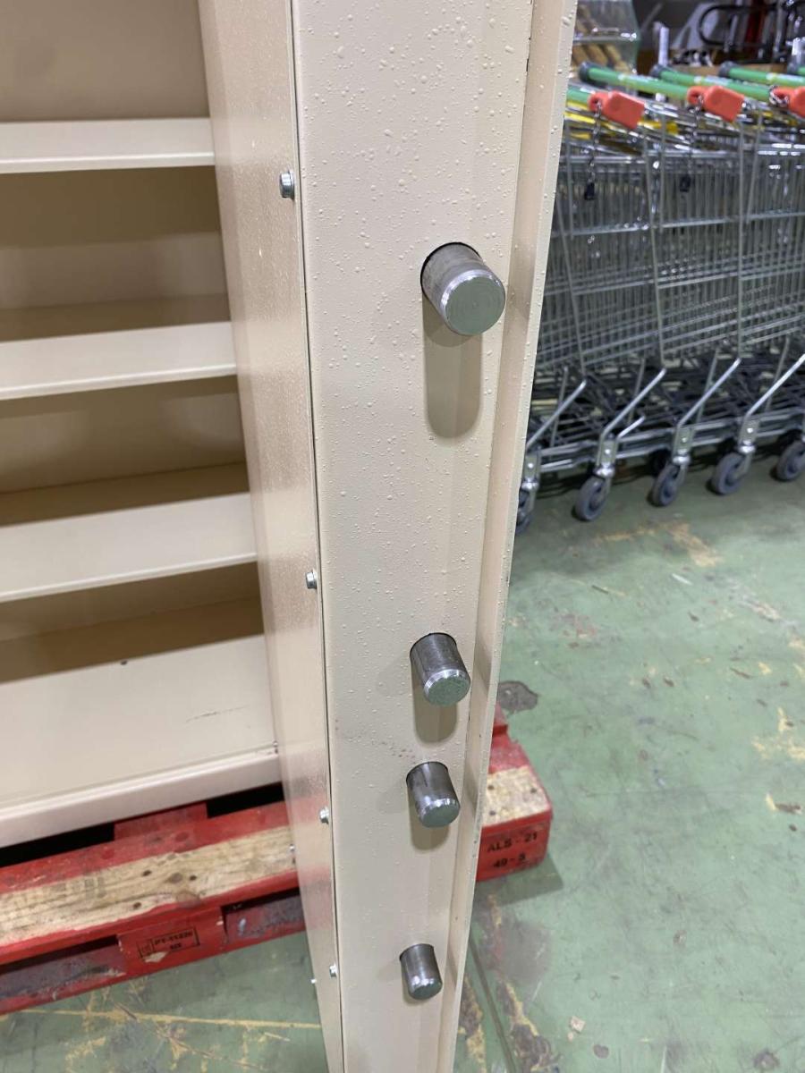 BOVAS biztonsági irat,- és értéktároló szekrény – termékfotó csomagolás