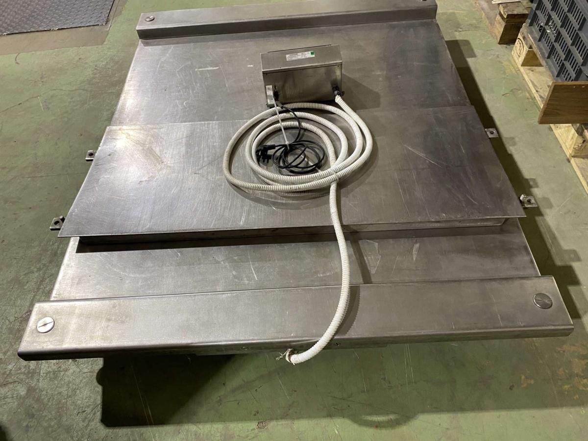 Lapmérleg, mázsa rozsdamentes kivitelben – termékfotó bal oldalról