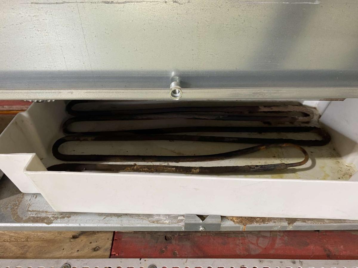 Oscartielle Venere falihűtő 195 – termékfotó 45° nézet