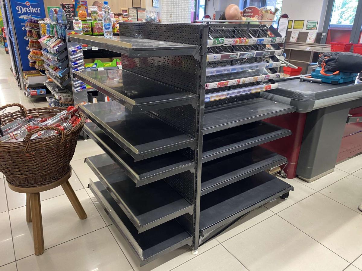 Kasszagondola, kasszaregál, kasszapolc – termékfotó elölnézet