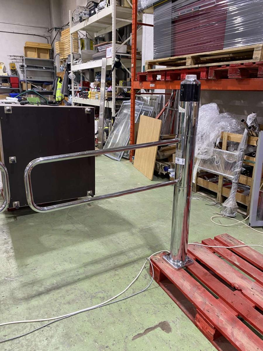 Wanzl Ecoport infrás beengedő kapu – termékfotó jobb oldalról