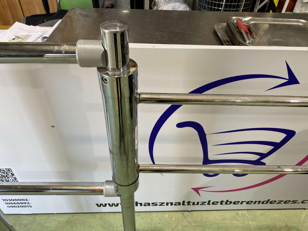 Vevőbeengedő, mechanikus kapu – termékfotó alulnézet