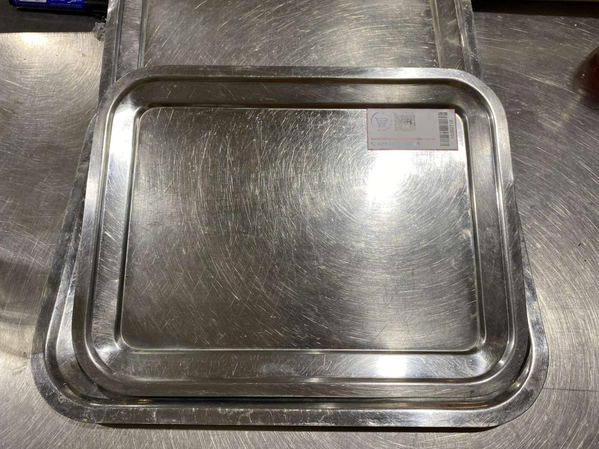 Rozsdamentes tálca 36*28*2 cm – termékfotó jobb oldalról