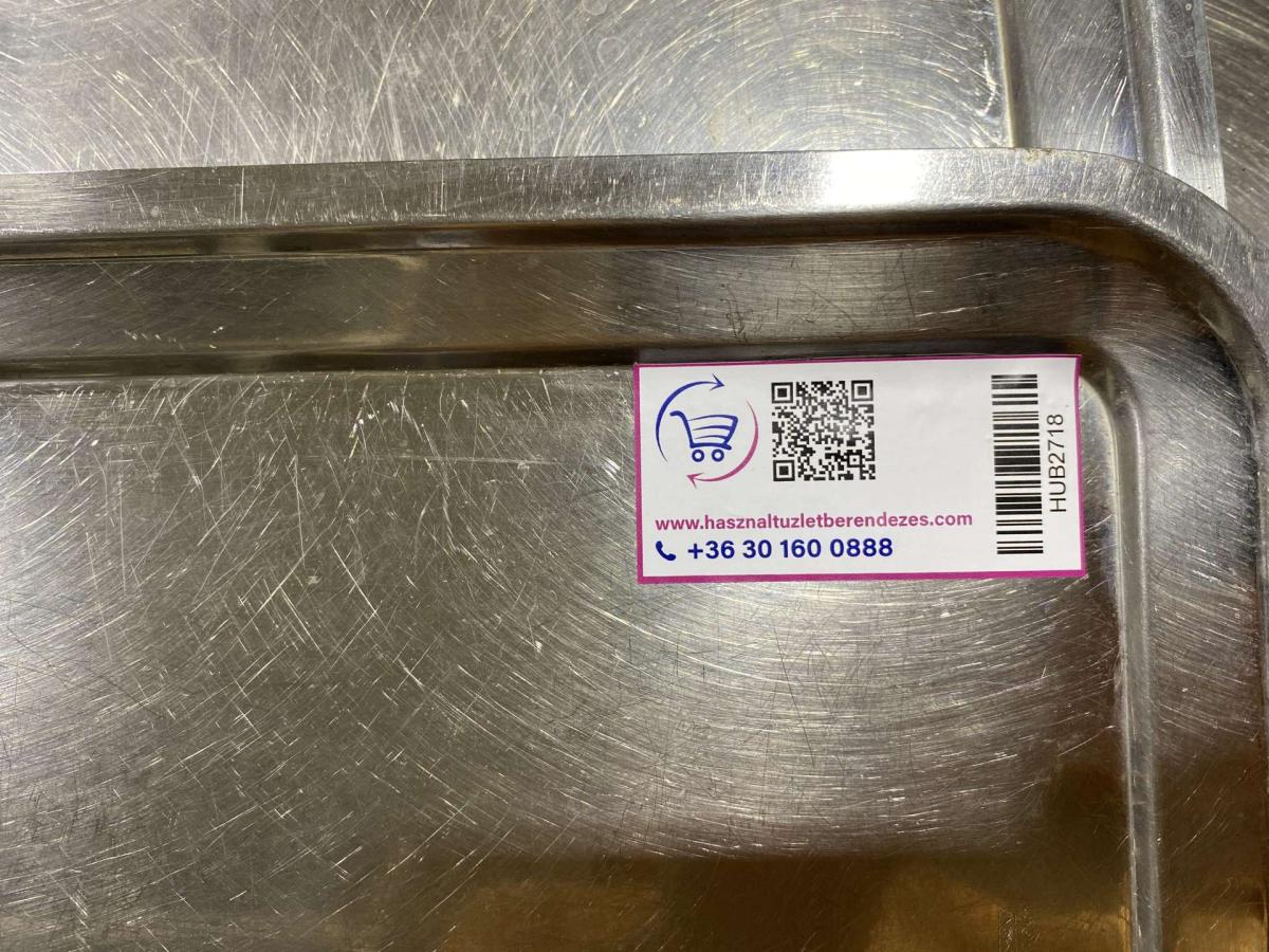 Rozsdamentes tálca 36*28*2 cm – termékfotó hátulról