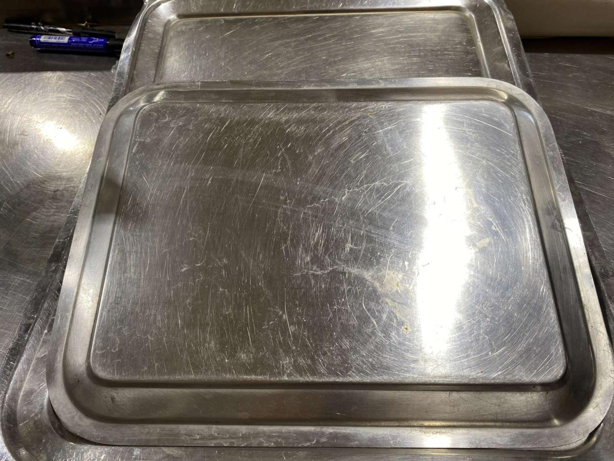 Rozsdamentes tálca 36*28*2 cm – termékfotó bal oldalról