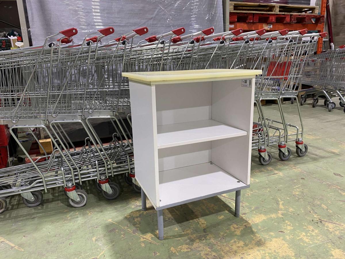 Ebonitlapos munkaasztal – termékfotó hátulról