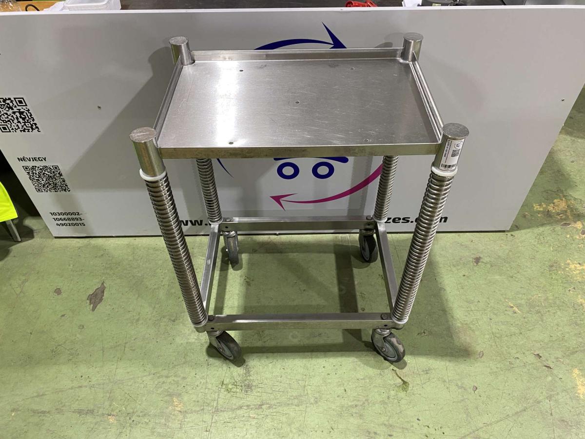 Rugós tálcafeladó kocsi – termékfotó elölnézet