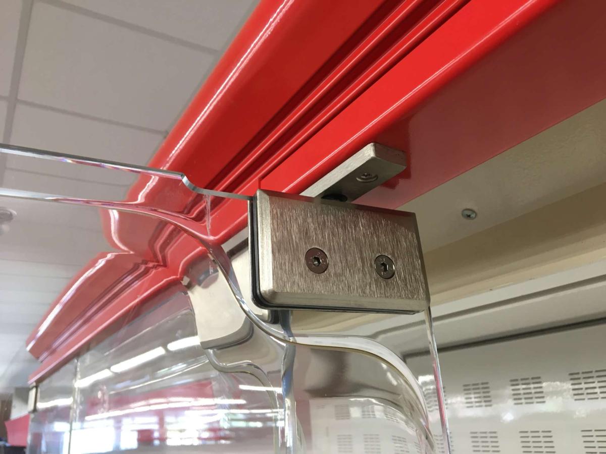 Fali ajtós hűtőregál- hűtőbútor, 3,75 méter – termékfotó alulnézet