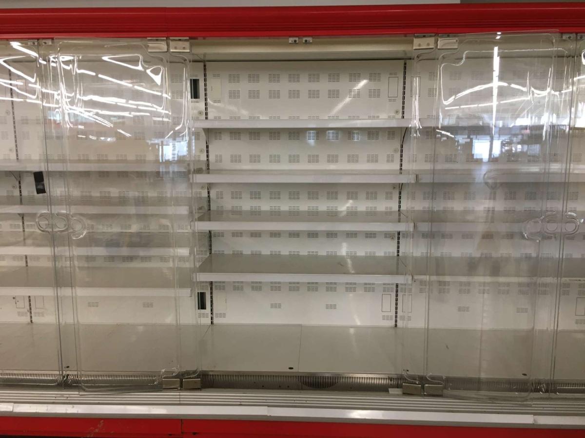 Fali ajtós hűtőregál- hűtőbútor, 2,5 méter – termékfotó jobb oldalról