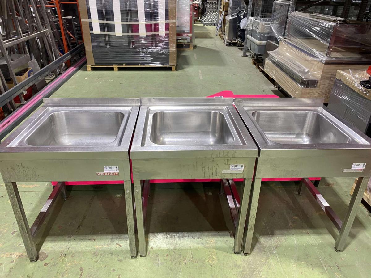 Rozsdamentes egymedencés mosogató – termékfotó jobb oldalról