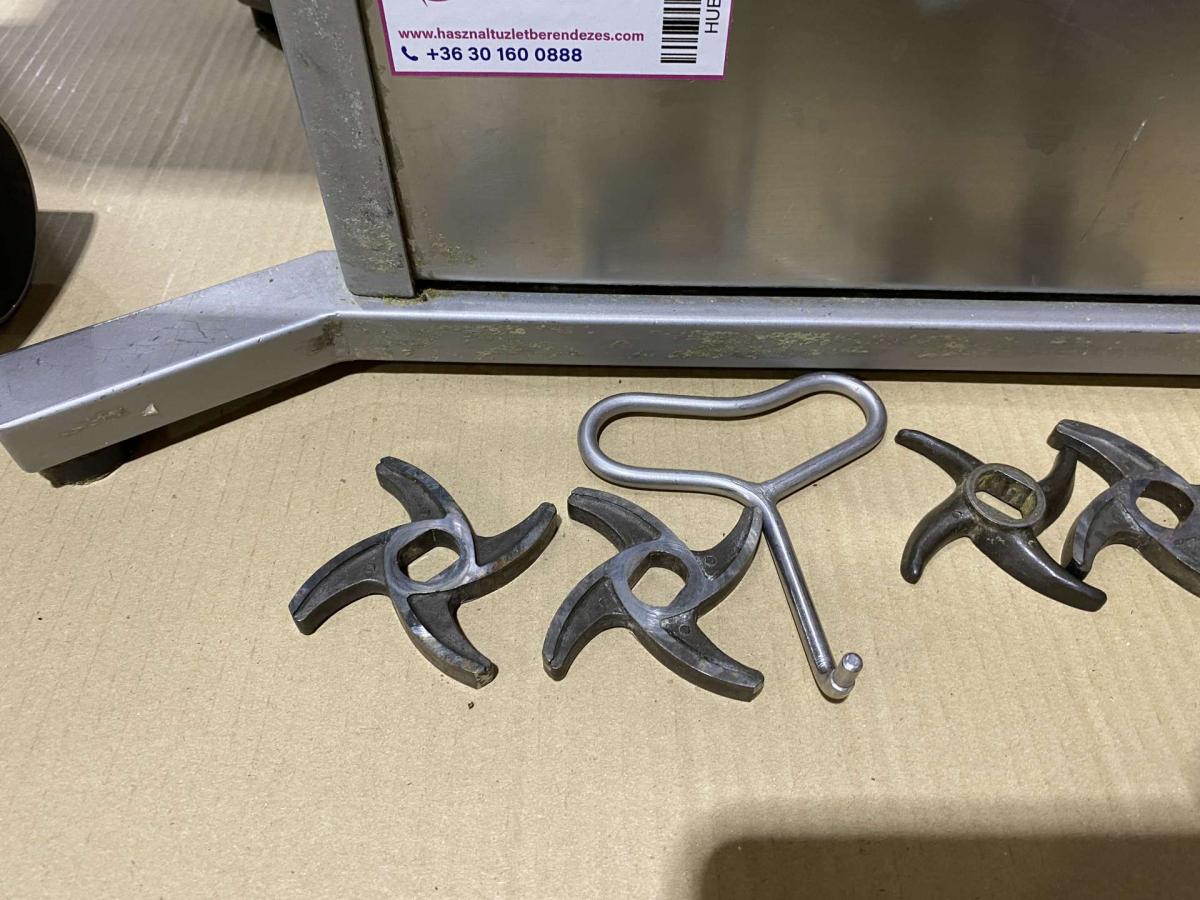 Gasztrometál motorikus alapgép húsőrlővel – termékfotó hátulról