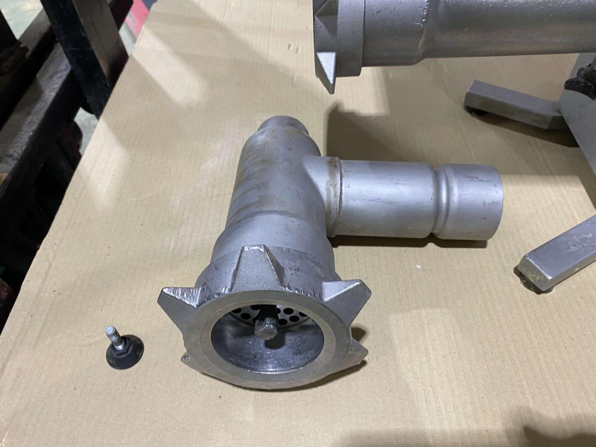 Gasztrometál motorikus alapgép húsőrlővel – termékfotó bal oldalról