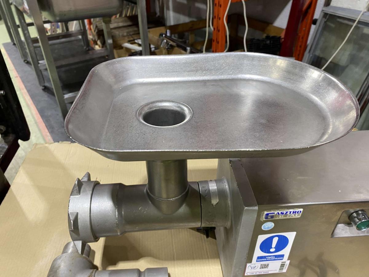 Gasztrometál motorikus alapgép húsőrlővel – termékfotó felülnézet